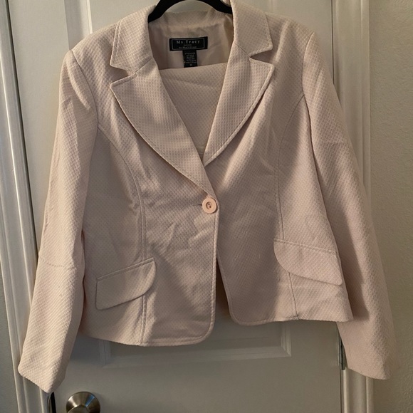 Two pc suit - Picture 1 of 1